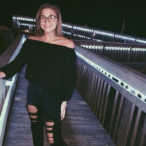 Meet your Posher, Andrea